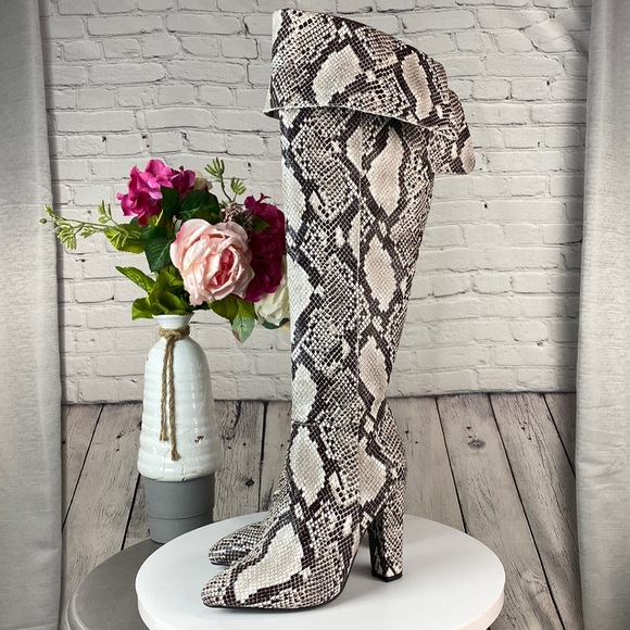 BAMBOO Shoes - NWOT: BAMBOO Black & White Snake Skin Thigh High Heel Boots
